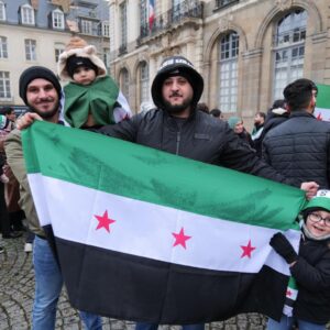 Comme partout dans le monde, les Syrien-nes ont fêté dimanche, dans la liesse, à Rennes, la chute inespérée du Régime sanguinaire de Bachar al-Assad